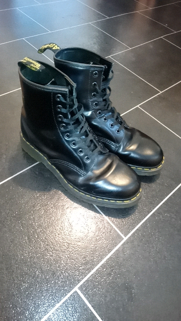 doc marten cheshire oaks